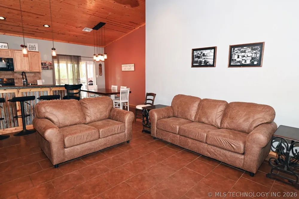 449272 E 982 ROAD Vian, OK 74962