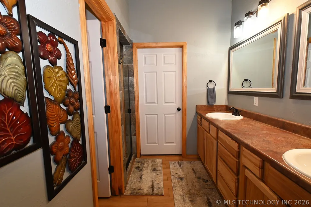 449272 E 982 ROAD Vian, OK 74962