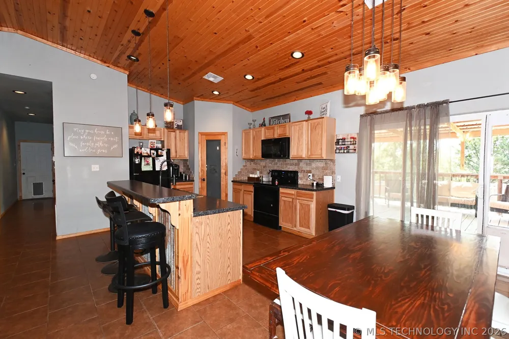 449272 E 982 ROAD Vian, OK 74962