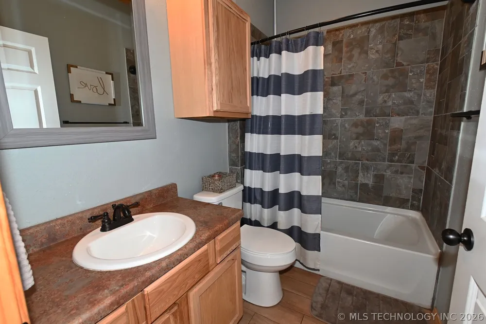 449272 E 982 ROAD Vian, OK 74962