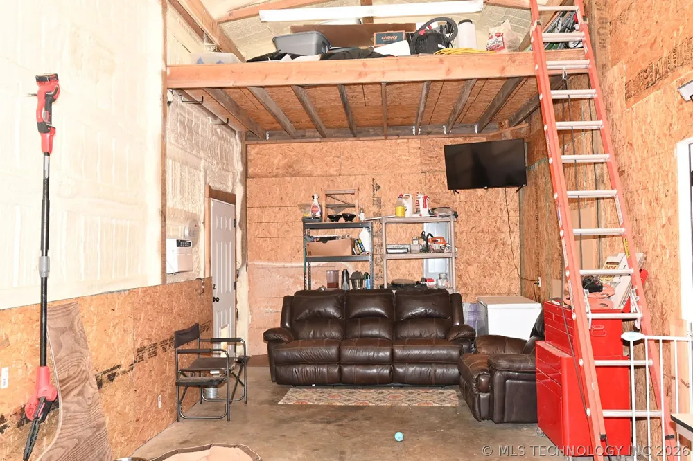 449272 E 982 ROAD Vian, OK 74962