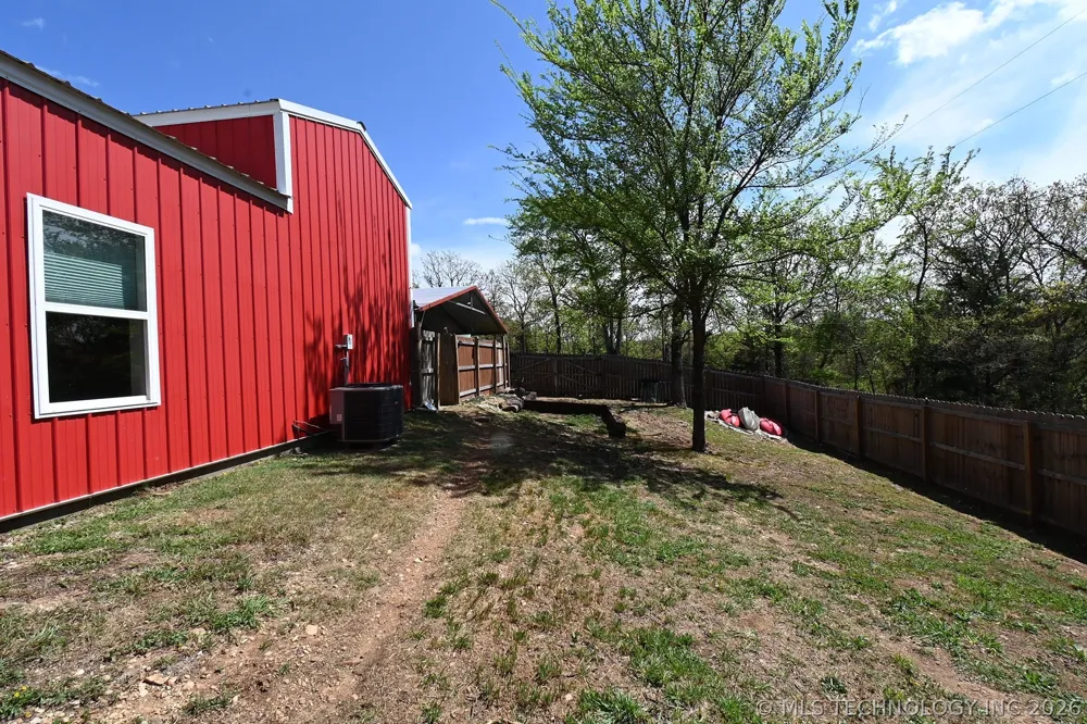 449272 E 982 ROAD Vian, OK 74962