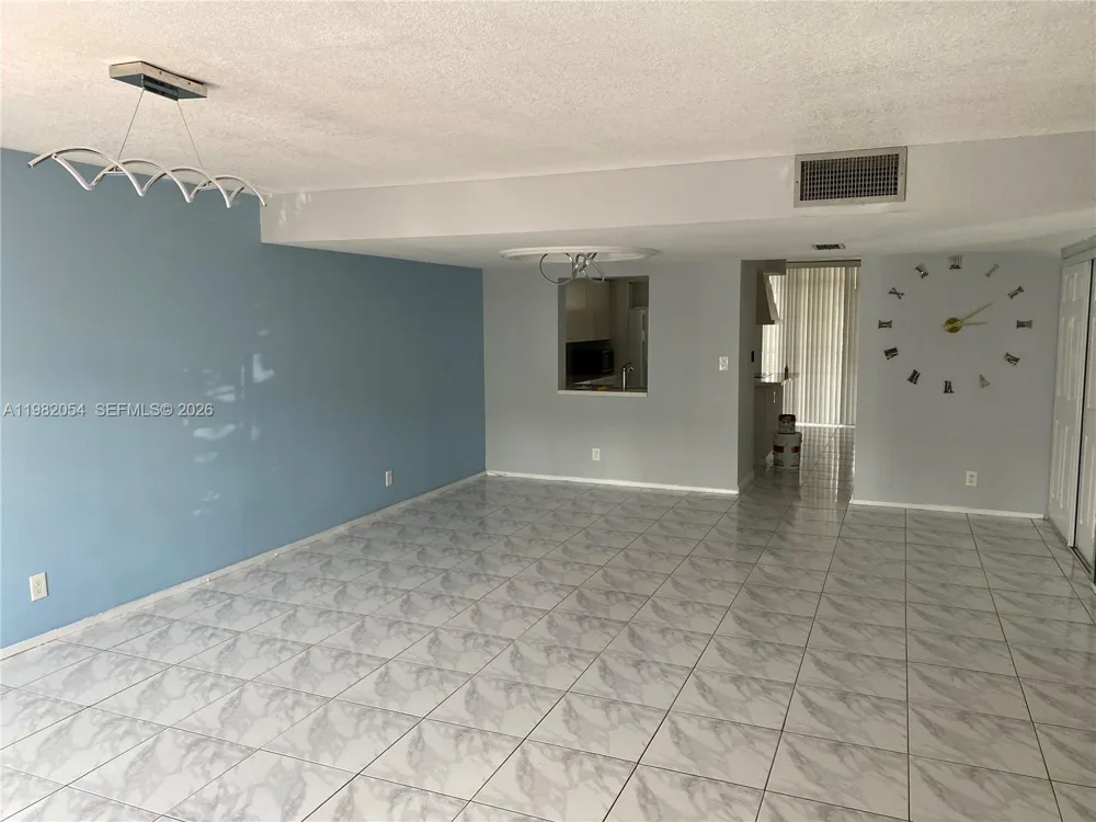 802 NE 26th Ave #802 Hallandale Beach, FL 33009
