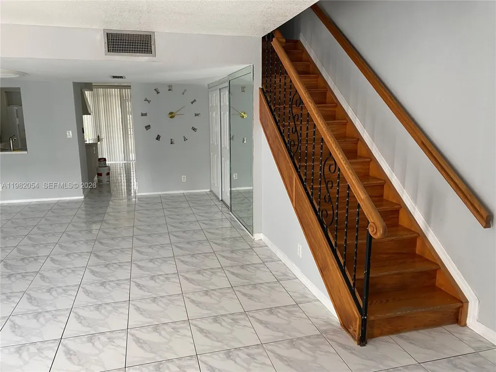802 NE 26th Ave #802 Hallandale Beach, FL 33009