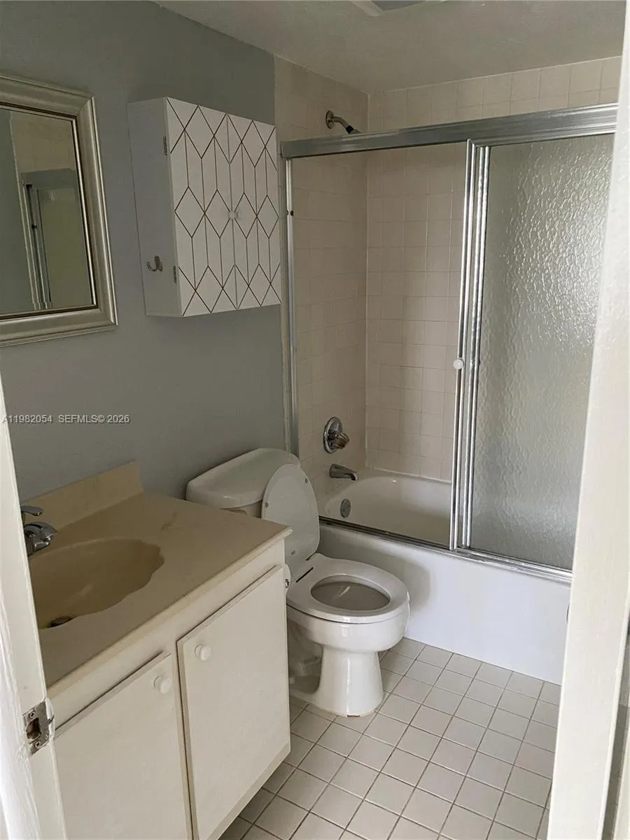 802 NE 26th Ave #802 Hallandale Beach, FL 33009