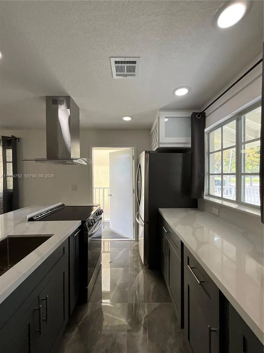 435 NW 19th Ln #19 Miami, FL 33136