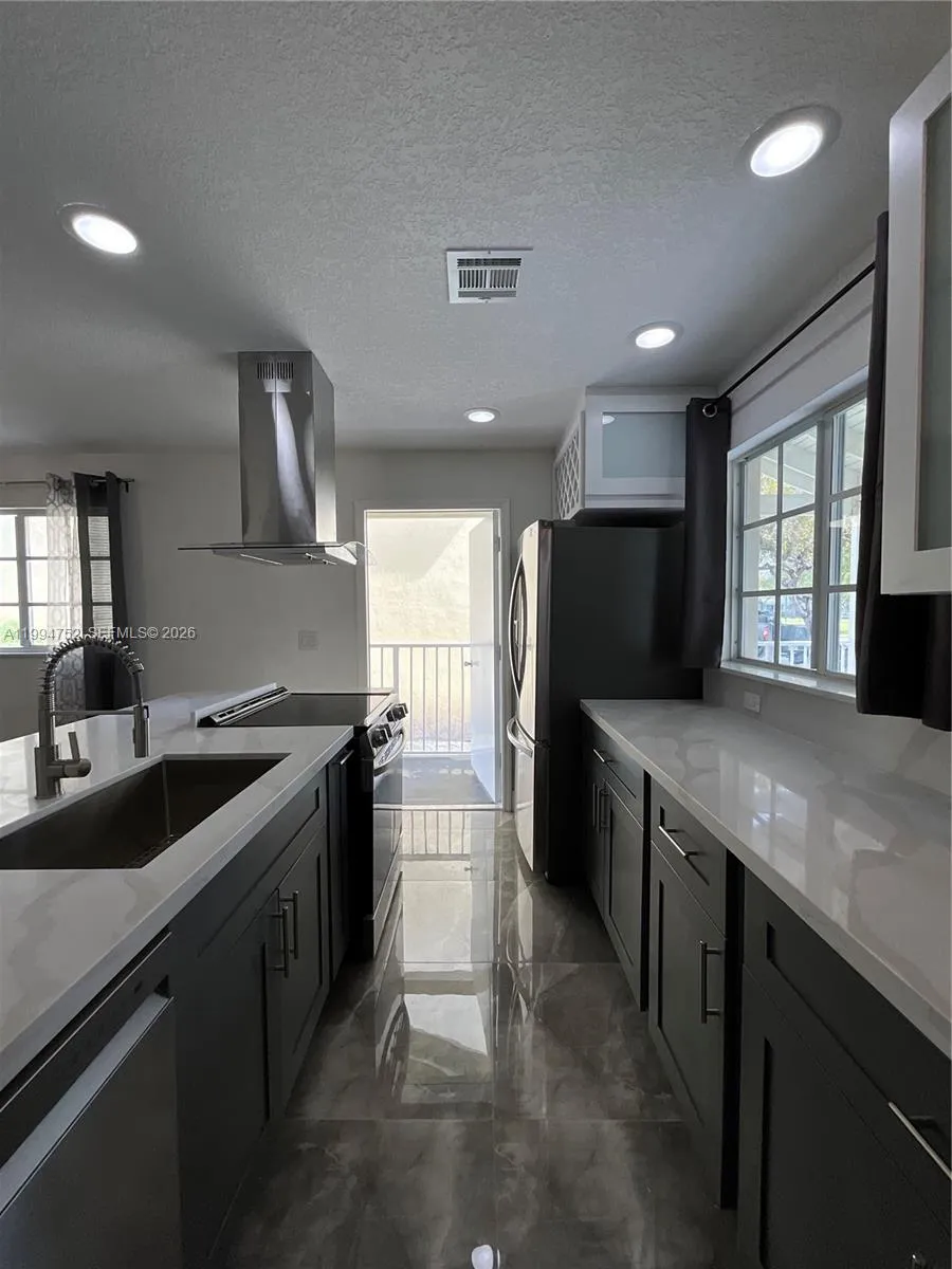 435 NW 19th Ln #19 Miami, FL 33136