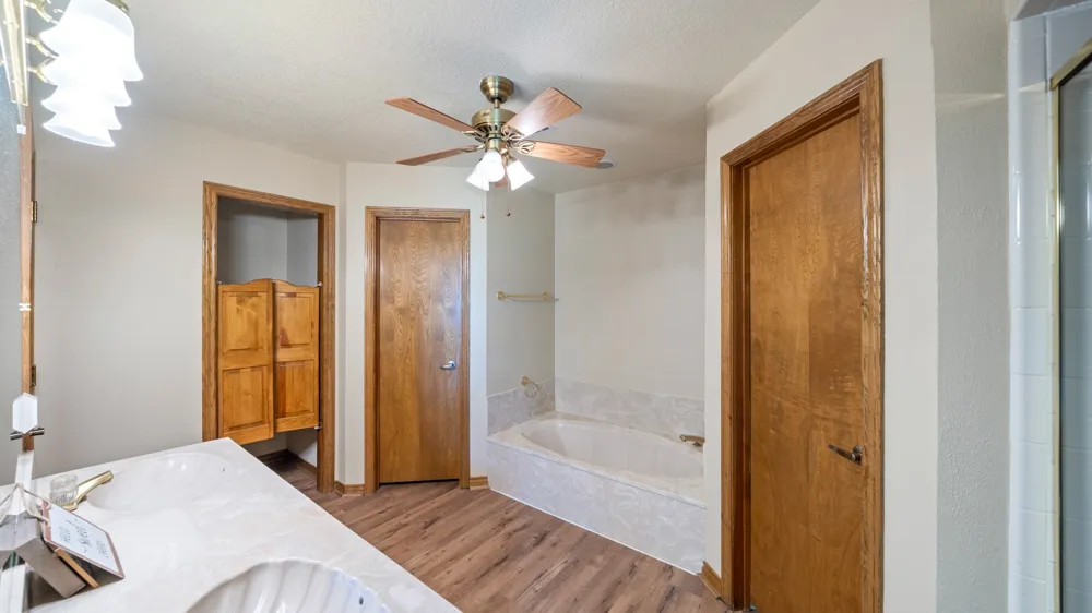 9390 County Road 4028 Kemp, TX 75143