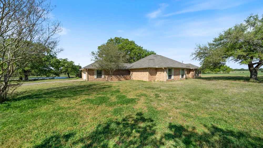 9390 County Road 4028 Kemp, TX 75143