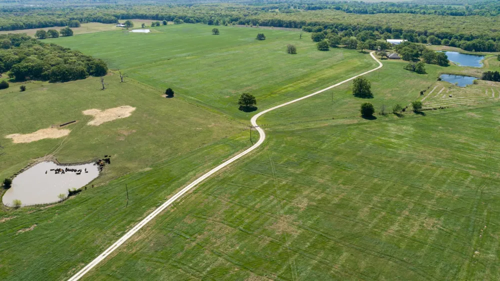 9390 County Road 4028 Kemp, TX 75143