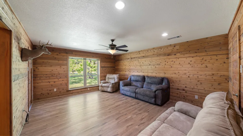 9390 County Road 4028 Kemp, TX 75143