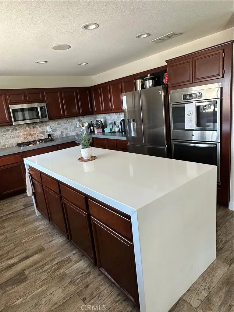 31954 Flowerhill Drive Lake Elsinore, CA 92532