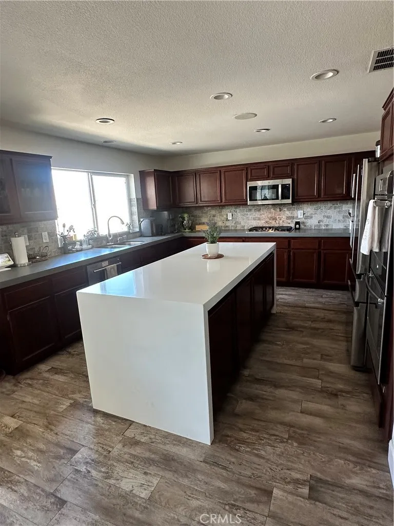 31954 Flowerhill Drive Lake Elsinore, CA 92532