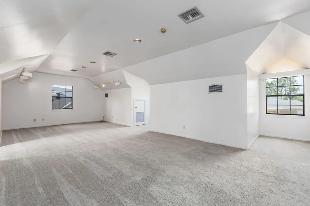 1331 County Road 2071 Hull, TX 77564