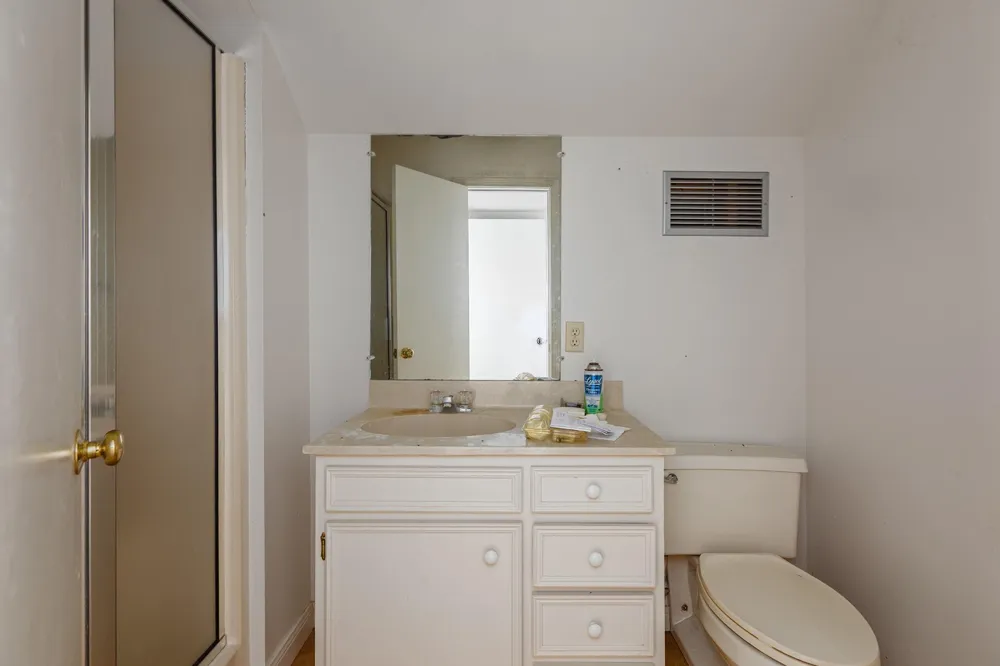 1331 County Road 2071 Hull, TX 77564