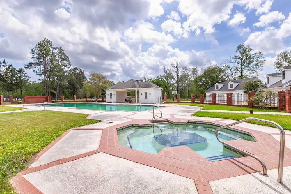 1331 County Road 2071 Hull, TX 77564