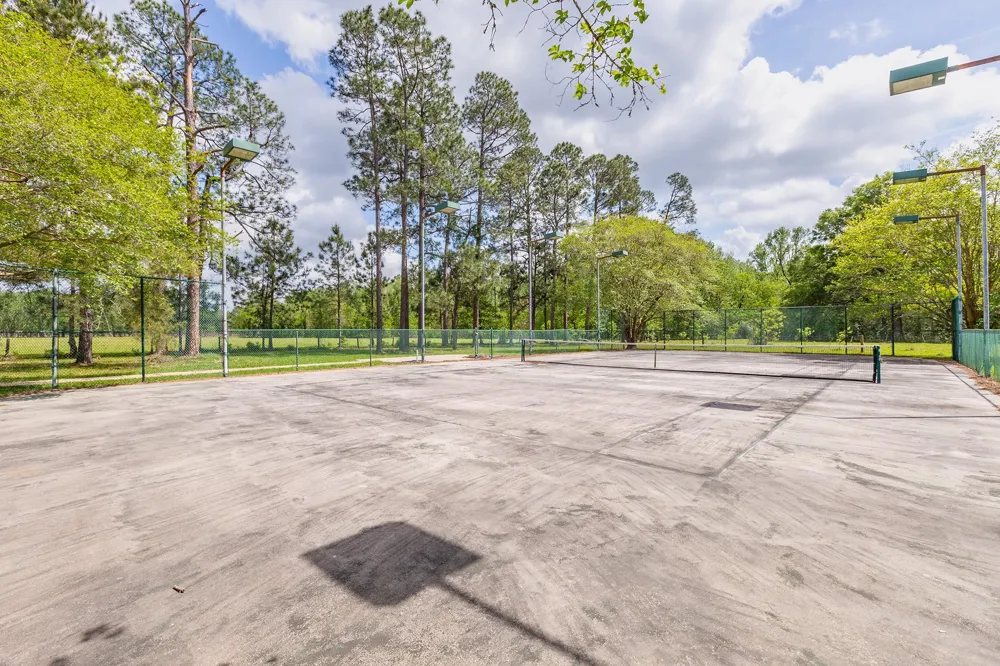 1331 County Road 2071 Hull, TX 77564