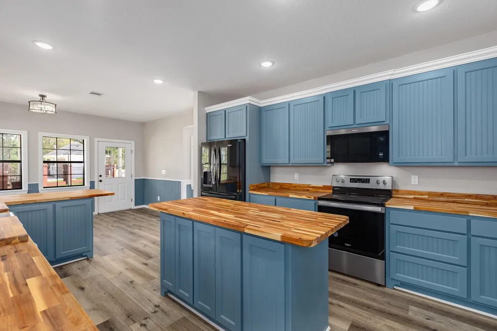 1331 County Road 2071 Hull, TX 77564