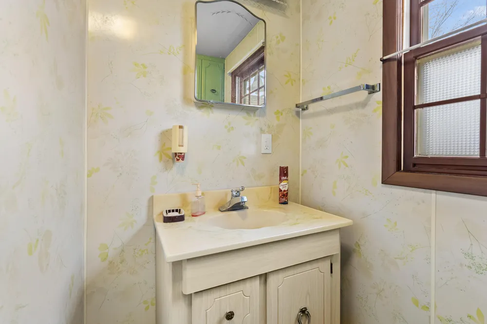 5844 S Scottdale Road Berrien Springs, MI 49103