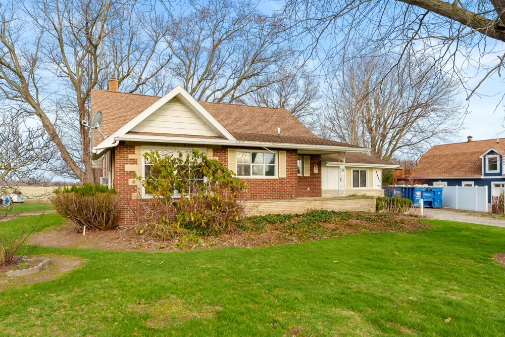 5844 S Scottdale Road Berrien Springs, MI 49103