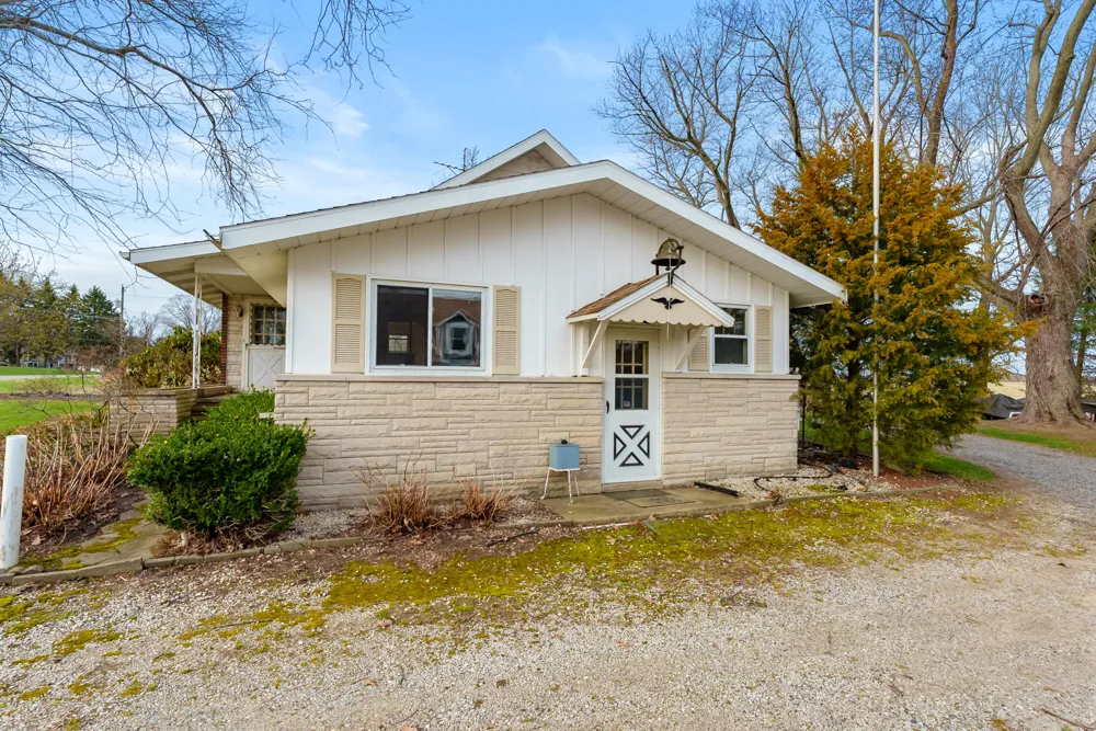 5844 S Scottdale Road Berrien Springs, MI 49103