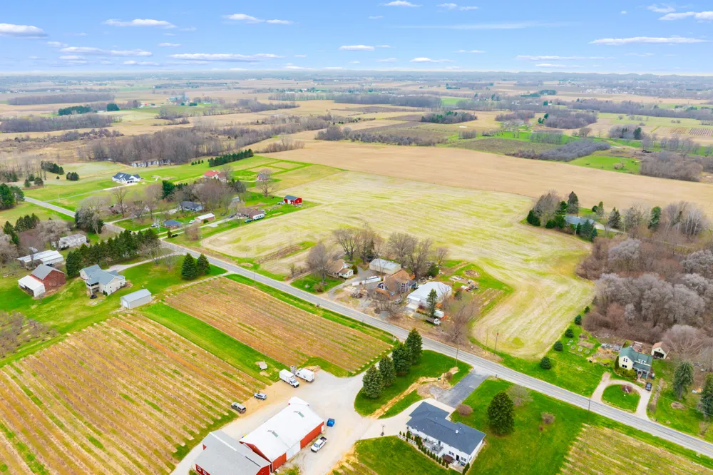 5844 S Scottdale Road Berrien Springs, MI 49103