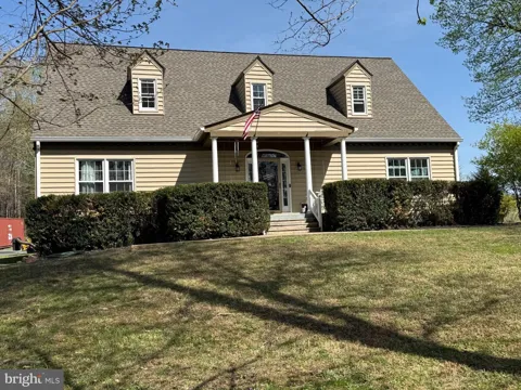 7403 BARRISTER COURT