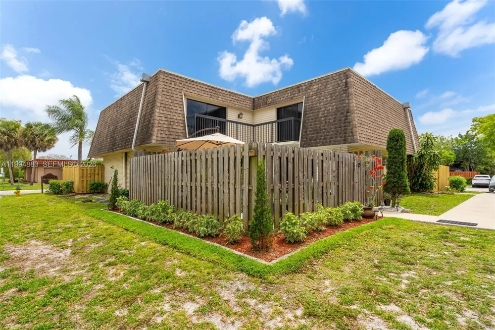 8106 SW 23rd St #28A North Lauderdale, FL 33068
