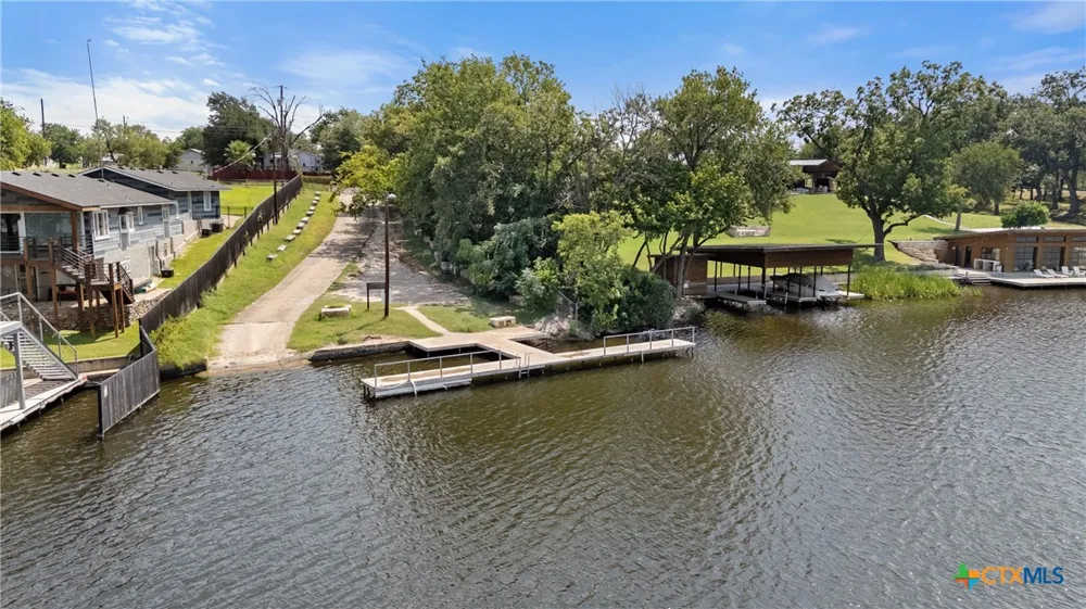 302 Seneca Drive Burnet, TX 78611