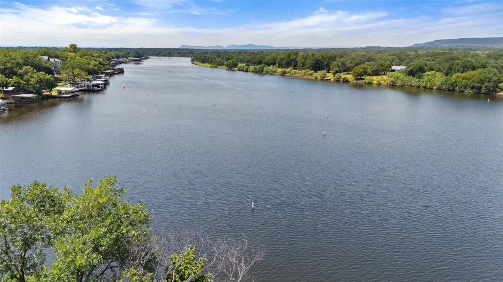 302 Seneca Drive Burnet, TX 78611