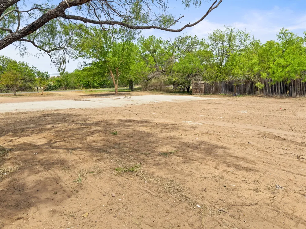 302 Seneca Drive Burnet, TX 78611