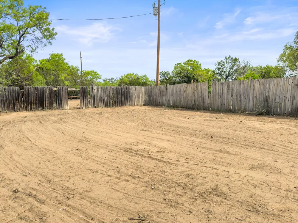 302 Seneca Drive Burnet, TX 78611