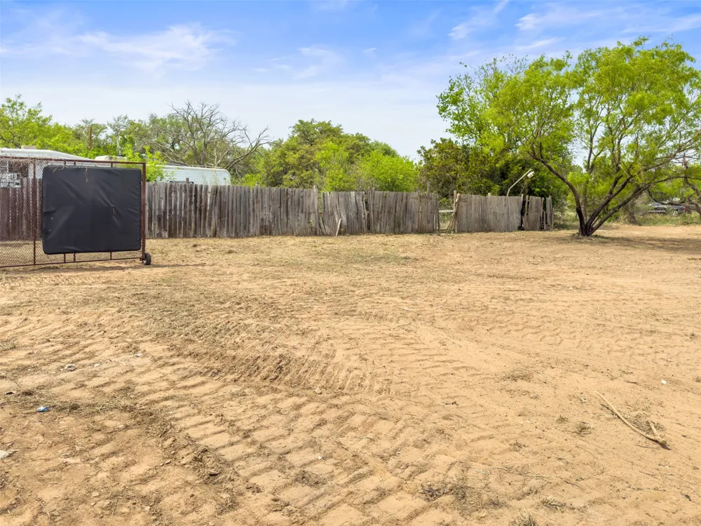 302 Seneca Drive Burnet, TX 78611