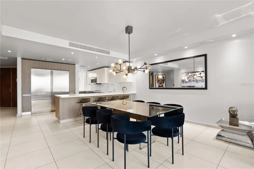25 MUNOZ RIVERA #704 San Juan, PR 00901