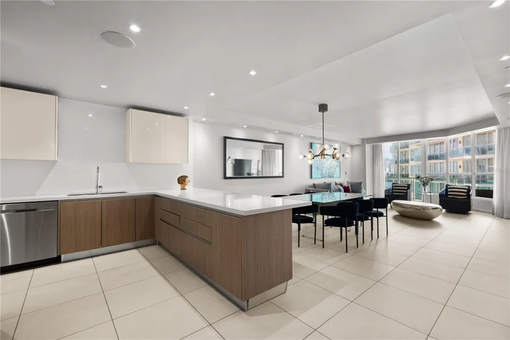 25 MUNOZ RIVERA #704 San Juan, PR 00901