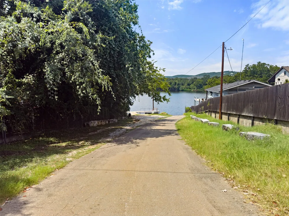 296 Seneca Drive Burnet, TX 78611