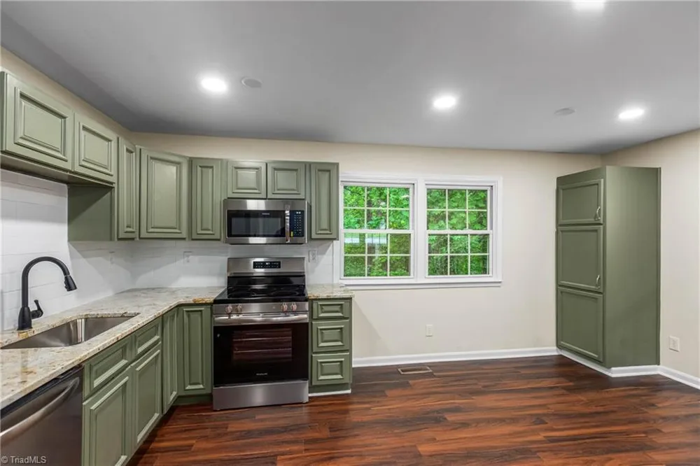 6200 Ridge Road Tobaccoville, NC 27050