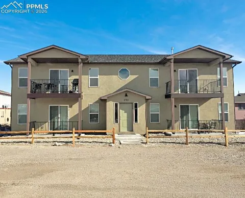 735 6th Street