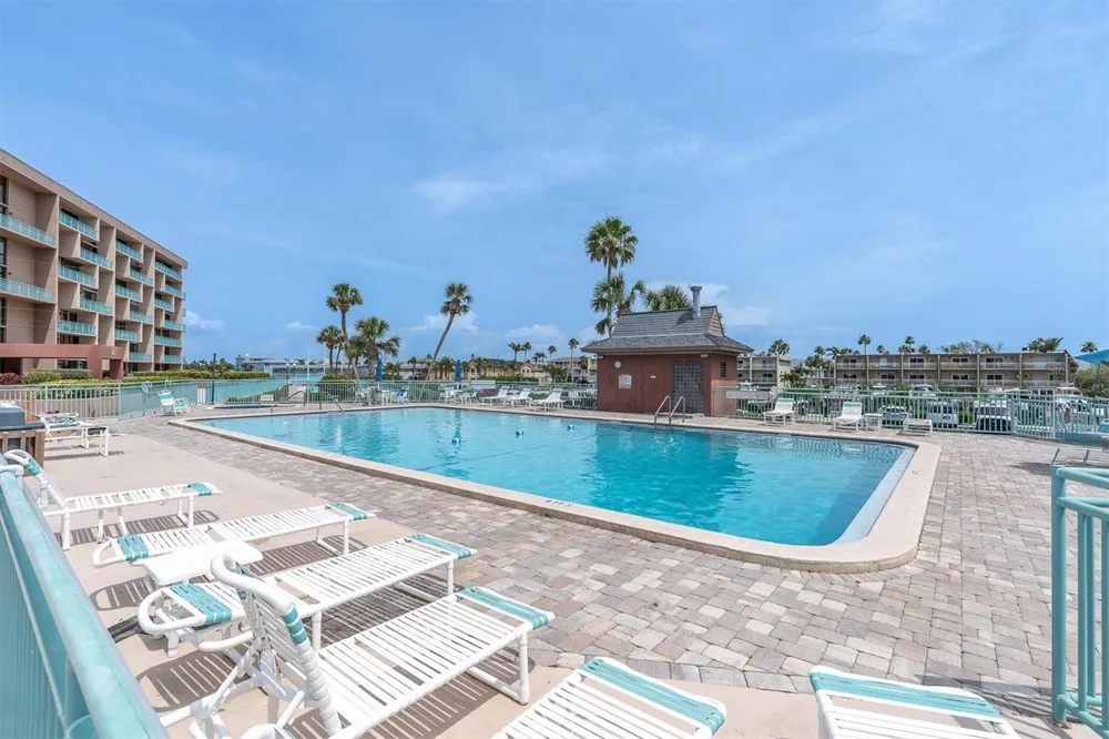 1 KEY CAPRI #102E Treasure Island, FL 33706