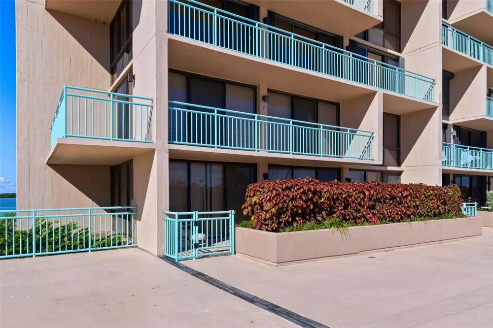 1 KEY CAPRI #102E Treasure Island, FL 33706