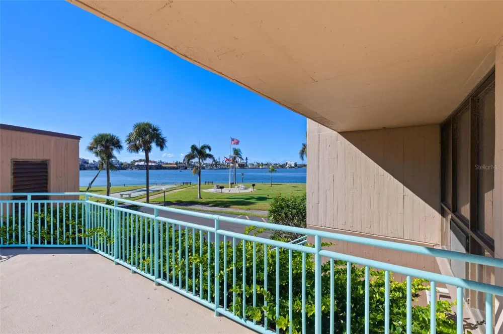 1 KEY CAPRI #102E Treasure Island, FL 33706
