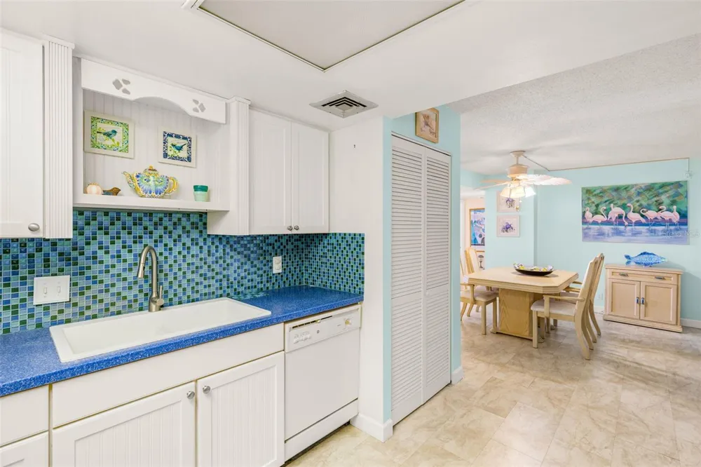 1 KEY CAPRI #102E Treasure Island, FL 33706