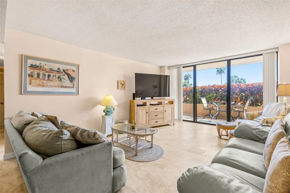 1 KEY CAPRI #102E Treasure Island, FL 33706