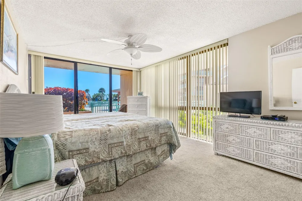 1 KEY CAPRI #102E Treasure Island, FL 33706