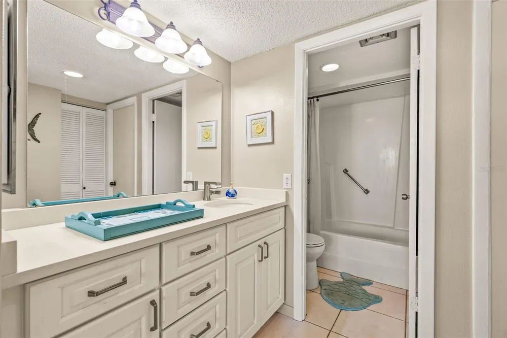 1 KEY CAPRI #102E Treasure Island, FL 33706