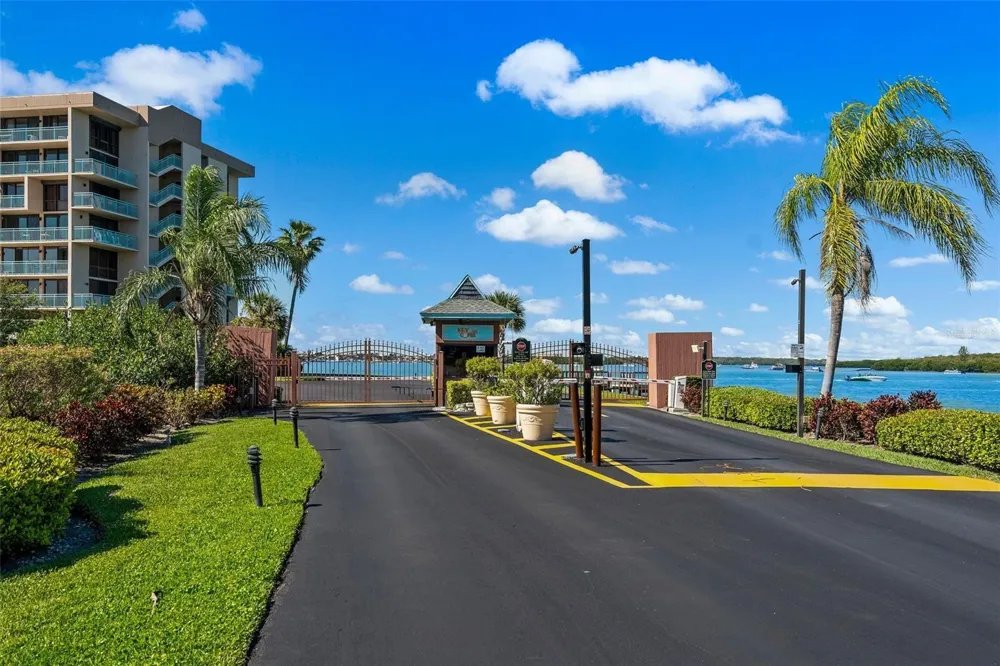 1 KEY CAPRI #102E Treasure Island, FL 33706