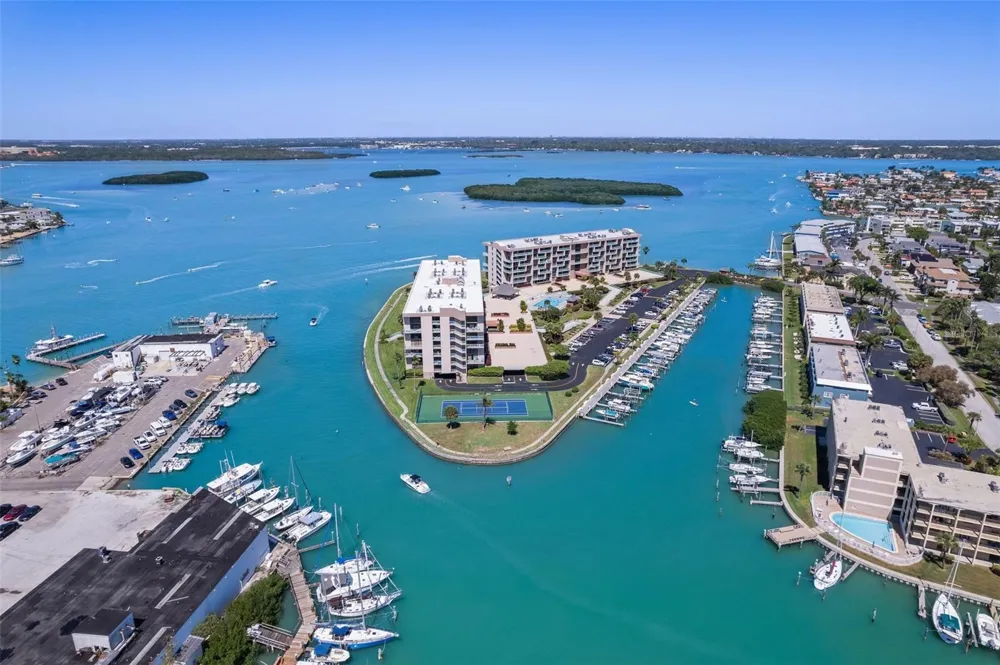 1 KEY CAPRI #102E Treasure Island, FL 33706