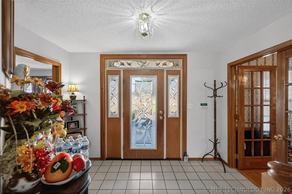 1606 NE Oakridge Drive Claremore, OK 74017