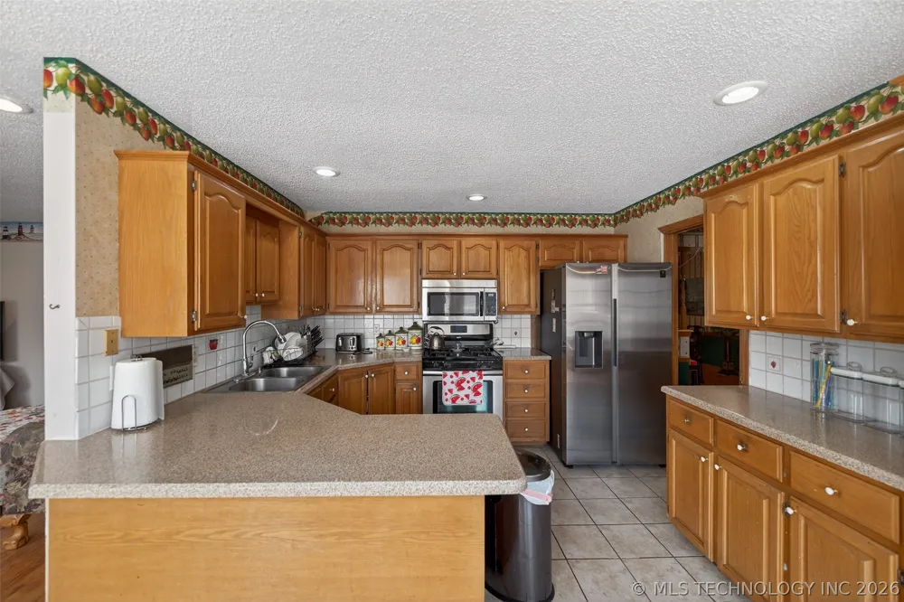 1606 NE Oakridge Drive Claremore, OK 74017