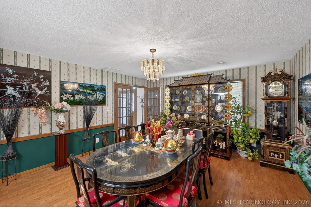 1606 NE Oakridge Drive Claremore, OK 74017